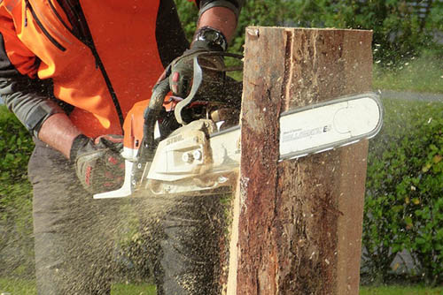 euless-tree-service-chainsaw-wood